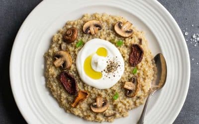 Porridge crémeux quinoa et champignons sans gluten et sans œufs