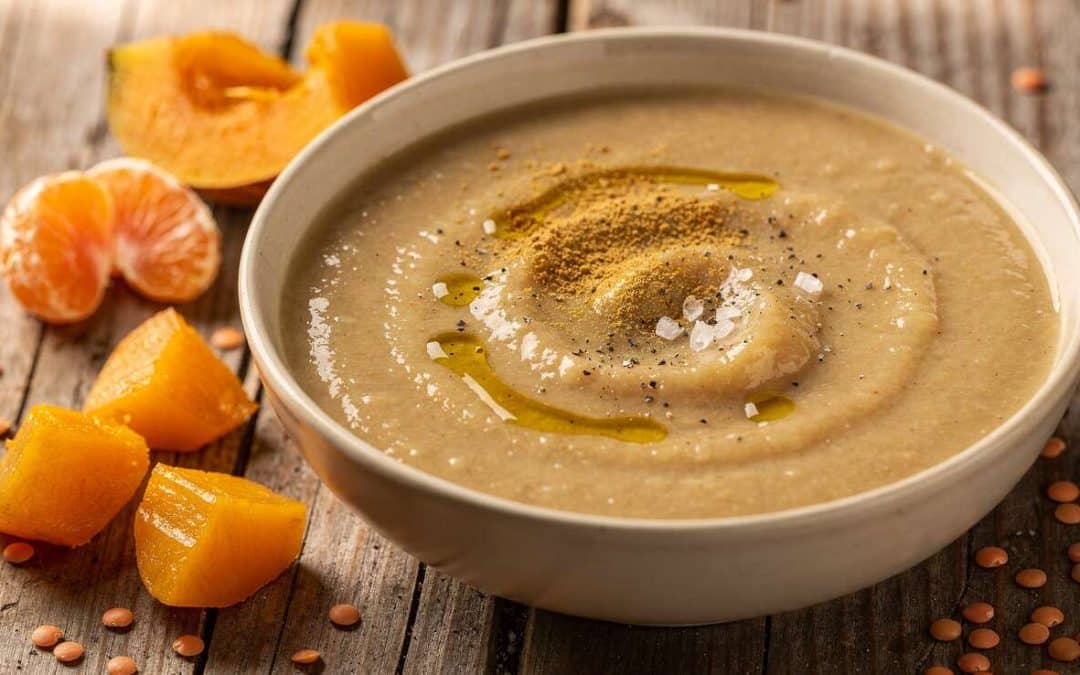 Velouté sans gluten : courge, clémentine et lentilles corail